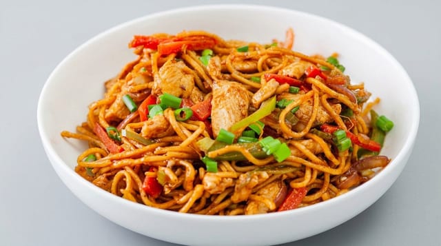 Chicken Hakka Noodles.