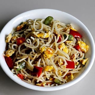 Egg Hakka Noodles