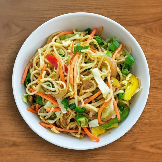 Veg Hakka Noodles.